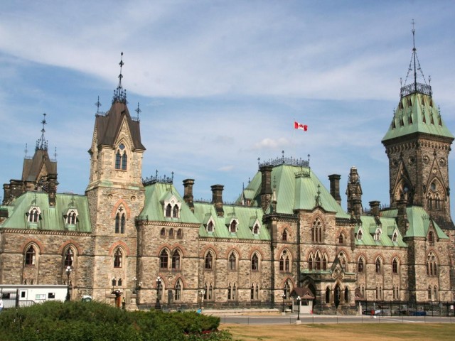 Ottawa extends two small business aid measures, but not rent assistance