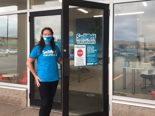 SellOffVacations reopens retail stores across Canada