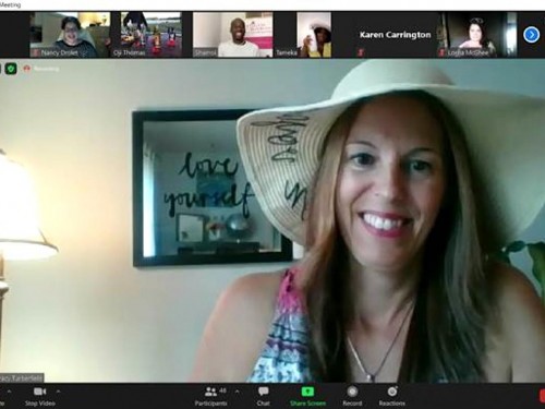 This travel agent is taking her clients on virtual getaways