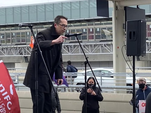 Hoping Trudeau will "see the light": Aviation unions call for change in border measures