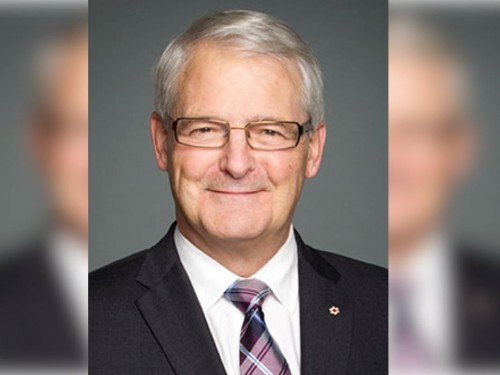 Garneau directs CTA to develop new regulations on air passenger refunds