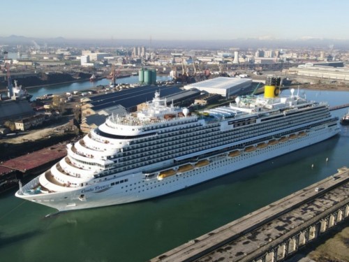 Costa receives Costa Firenze