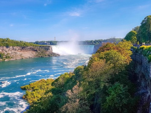 Canada’s tourism sector shrank by almost 50% in 2020