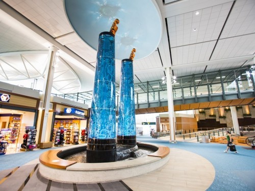 Feds announcing aid for airports after YVR posts $380M loss