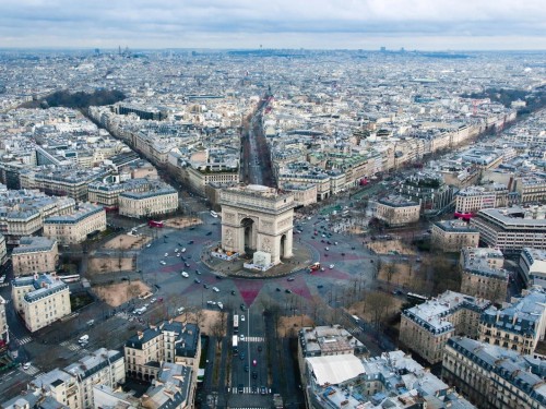 EU nations agree to reopen borders for vaccinated visitors