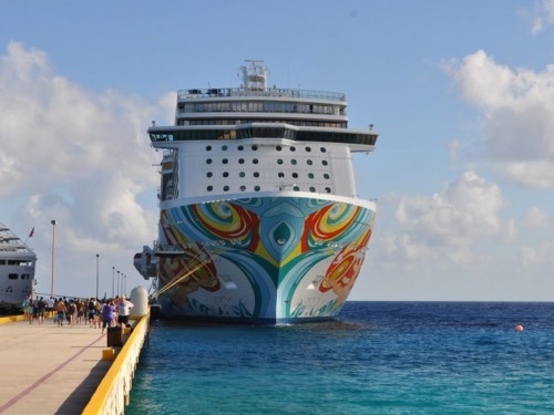 NCLH sues Florida over vaccine legislation