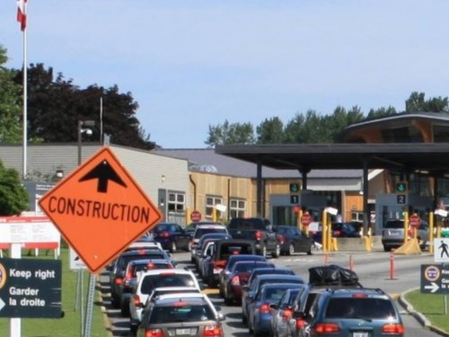 Canadians say at least 75 per cent should be vaccinated before Canada-U.S. border re-opens