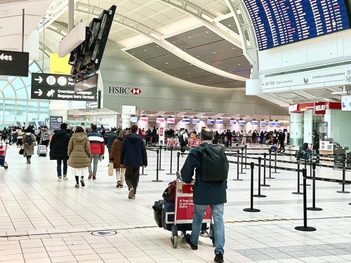Omicron 2022: What Canada’s airlines are saying about flight delays, cancellations