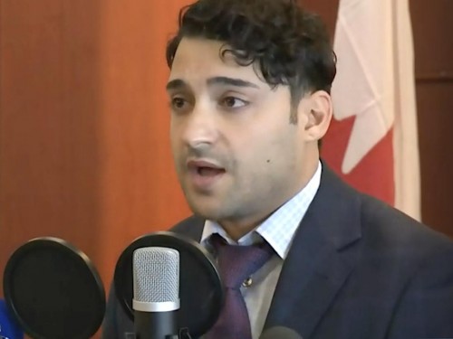 Sunwing party flight organizer says airlines “abandoned” his group, threatens legal action