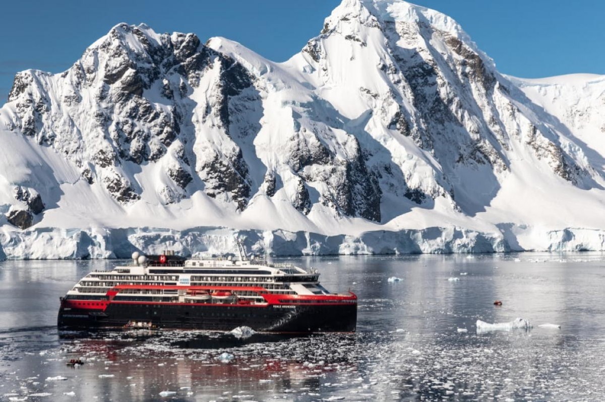 PAX From the Arctic to Antarctica Hurtigruten reveals 2023 “Poleto