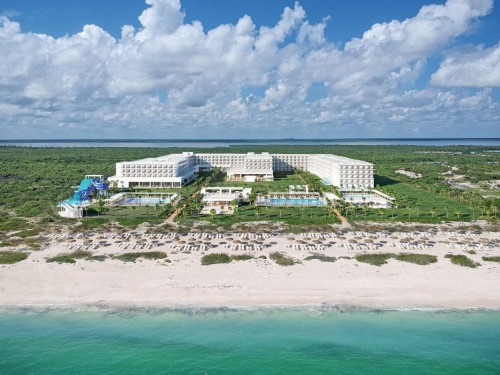 Sunwing announces opening of new adults-only Riu in Costa Mujeres