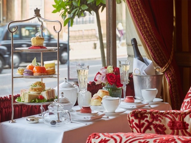 Evan Evans invites Canadians to explore Royal Tours for Queen's Platinum Jubilee 2022