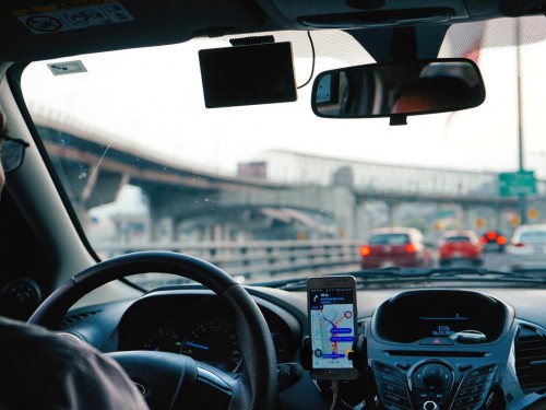 Uber expands airport reservation service to YVR & YUL