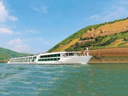 Emerald celebrates Canada Day with "Suite Savings" on 2023 river cruises