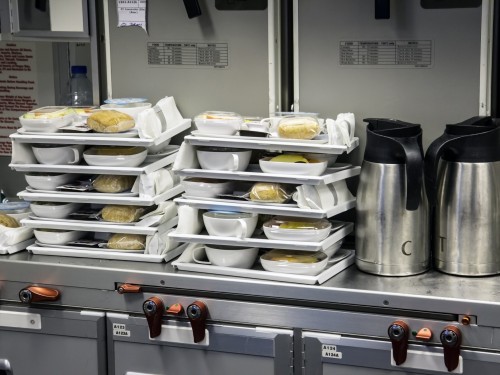 Catering gives 72-hr strike notice at YVR; action could impact Air Canada, Air France, KLM