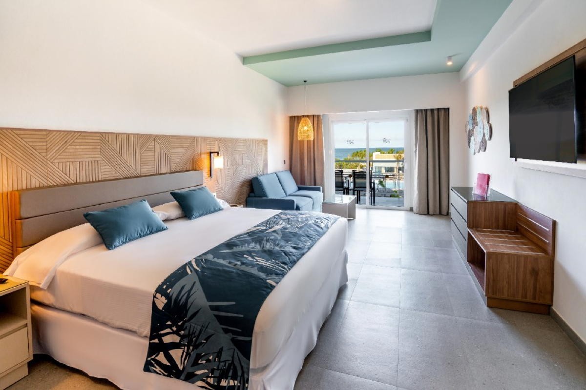 PHOTOS: RIU opens third hotel in Costa Mujeres – Riu Latino