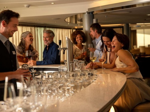 Santé! Avalon will treat guests to free drinks at Happy Hour in 2023