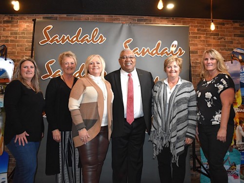 “We are committed to your business”: Sadler, Sandals team celebrate agents at Calgary dinner