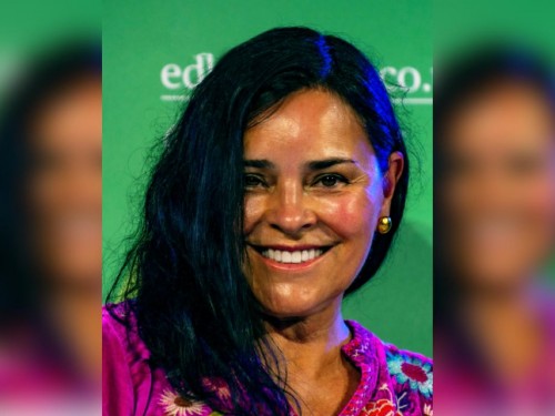 Author Diana Gabaldon to host Avalon "Storyteller" cruise on Danube in 2024
