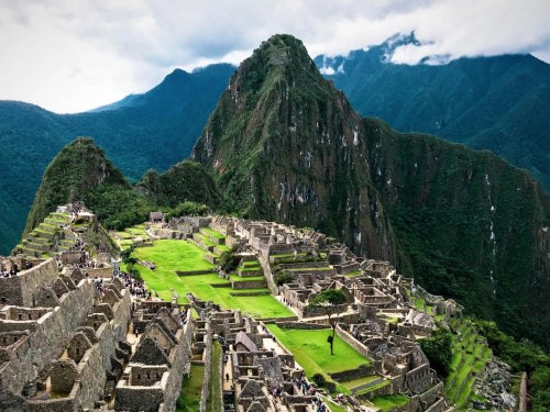 Peru closes Machu Picchu as anti-government protests intensify