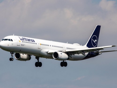 Lufthansa cancels 1,300+ flights on Friday due to strike
