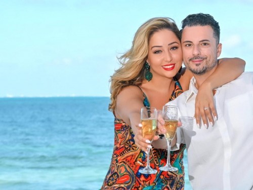 True love takes flight: Sunwing helps couple's proposal dream come true