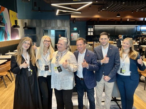 PHOTOS: New Aspire | Air Canada Café opens at Billy Bishop airport