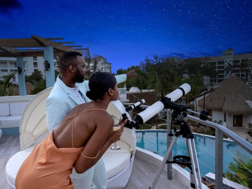 Sandals introduces first "Stargazing Concierge" at Dunn’s River property