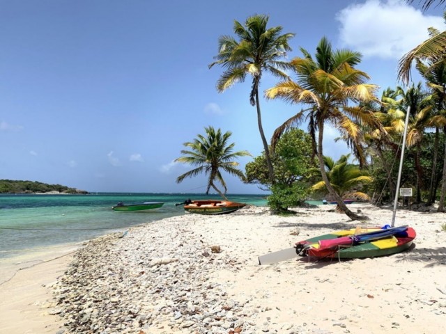St. Vincent & the Grenadines: Air Canada returning in Oct., hotel updates