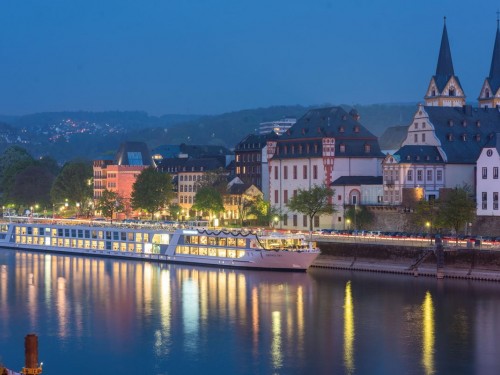 Emerald celebrates Canada Day with bonus credit, free drinks packages