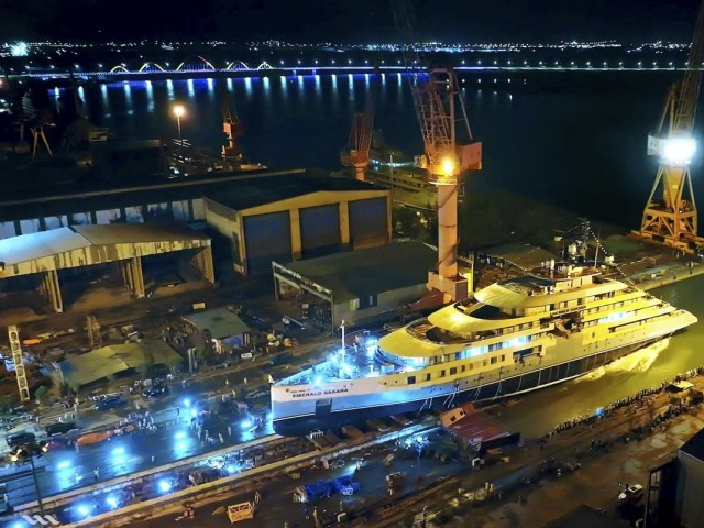 Luxury yacht Emerald Sakara completes sea trials in Vietnam