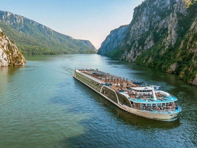 AmaWaterways opens books on 2025 river cruises with early booking reward