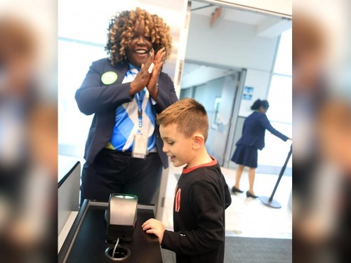 GTAA, Air Transat host airport tour at YYZ for families with autistic children