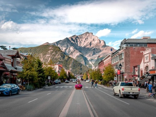 Canadian tourism beats pre-COVID levels early, but challenges remain