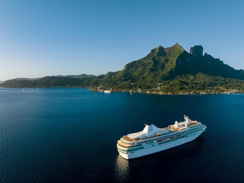 Paul Gauguin wave offer has $500 shipboard credit for clients, gift card for agents